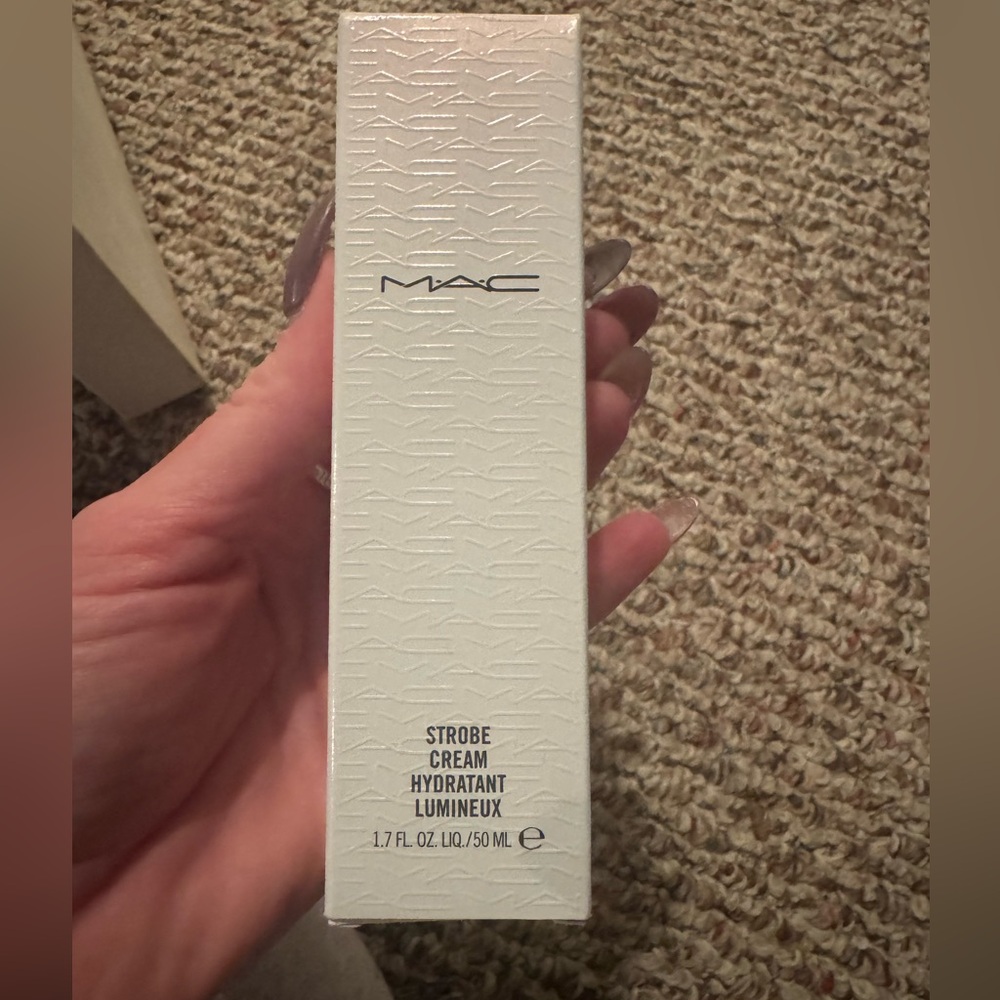 BNIB MAC Strobe Cream